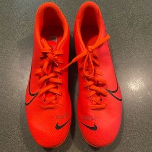 Nike Mercurial Vapor 13 soccer cleats size 7